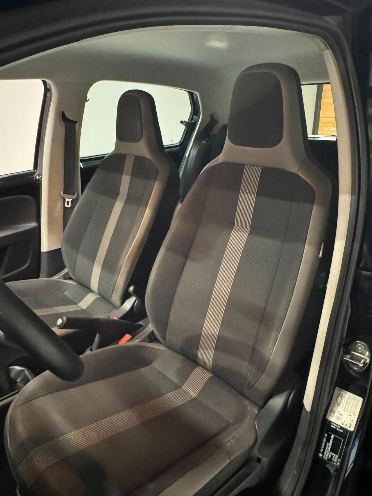 Volkswagen up! 1.0 75 CV 5p. high