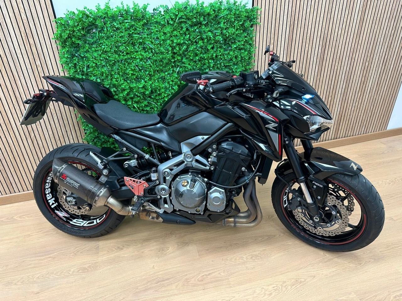 KAWASAKI Z900 Z 900 - 2018 AKRAPOVIC DA 129€ AL MESE