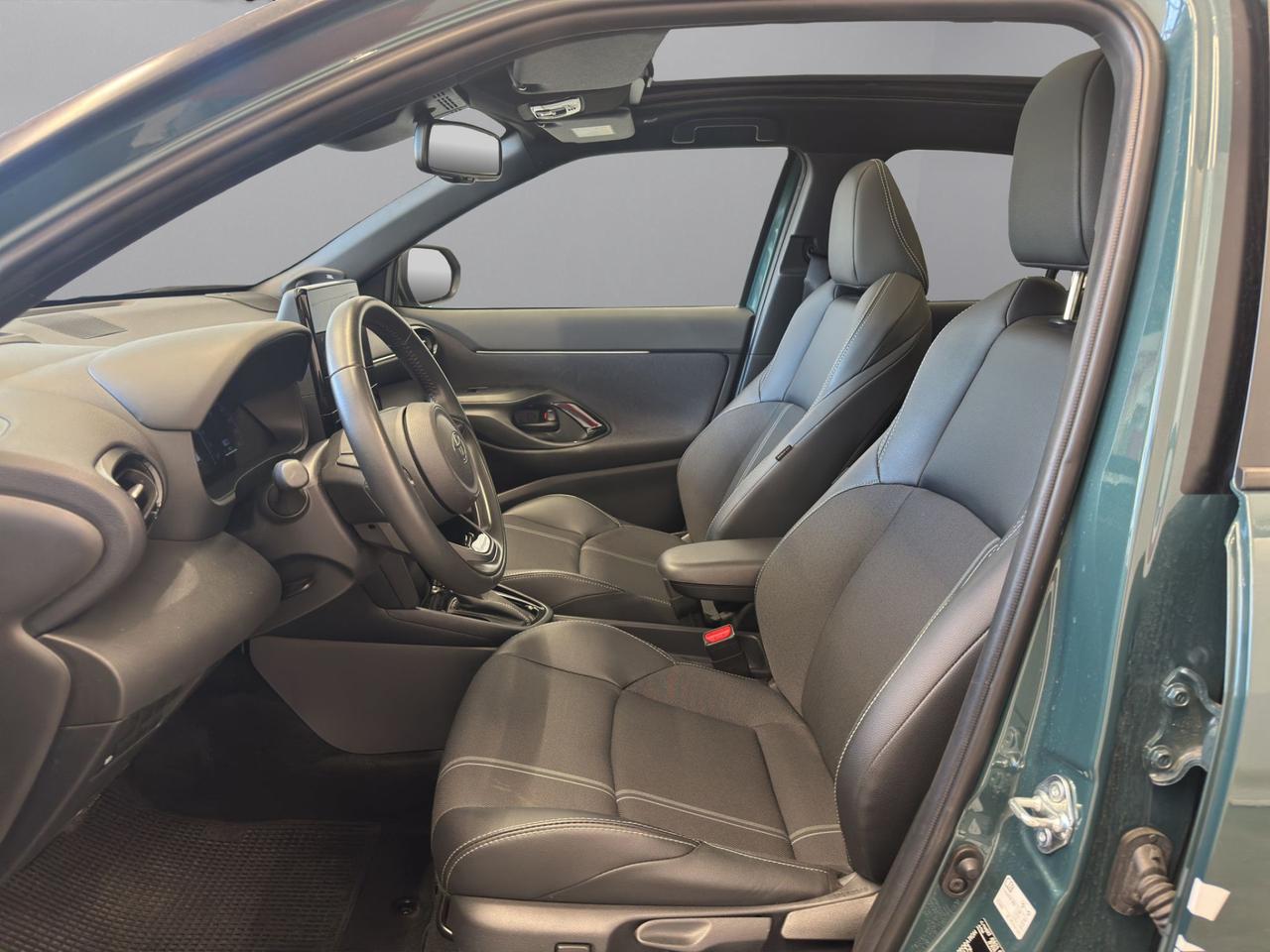 Toyota Yaris Cross 1.5h Lounge Tech awd-i 130cv