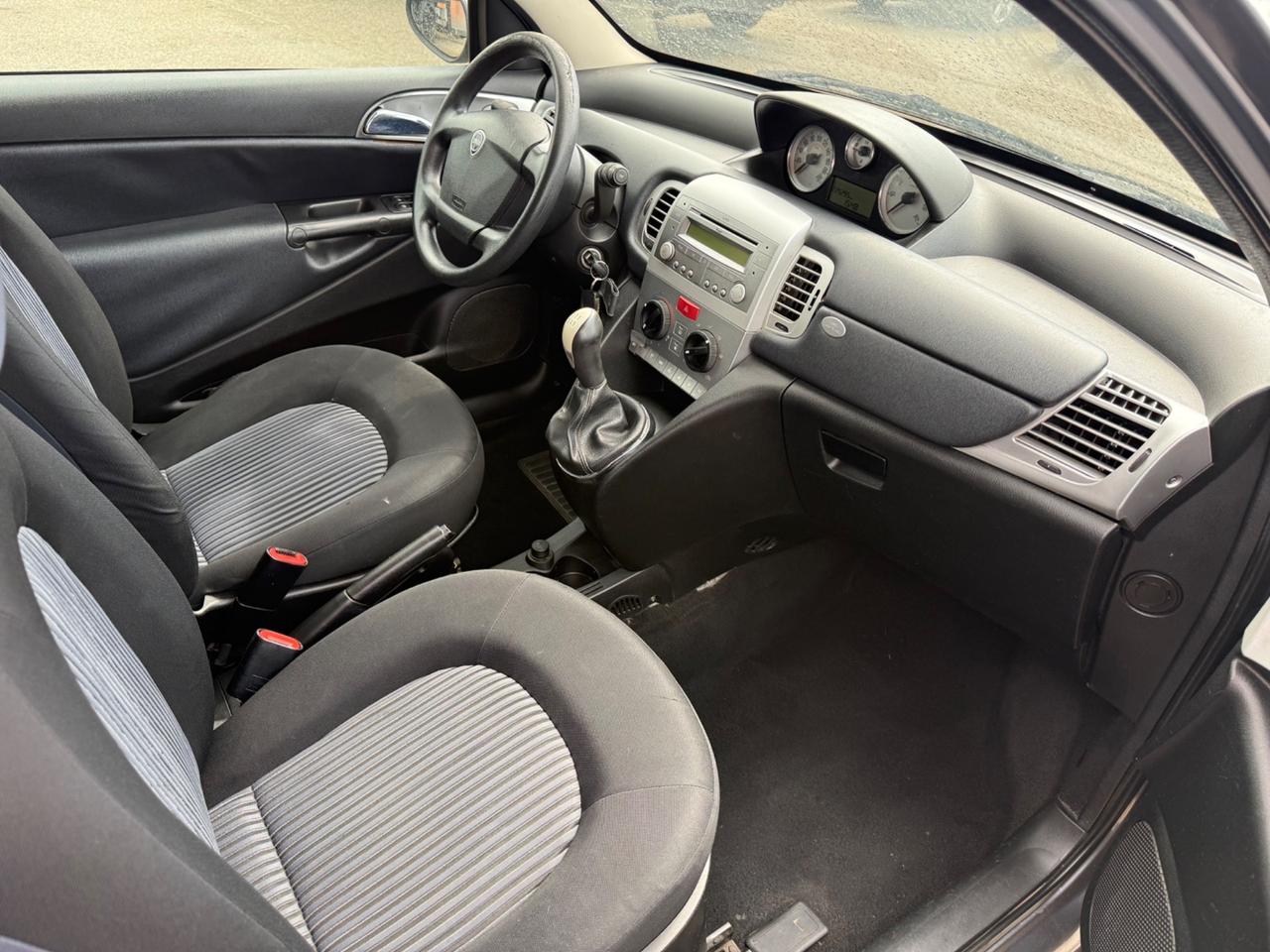 Lancia Ypsilon 1.3MJT 75CV Platino NEOPATENTATI