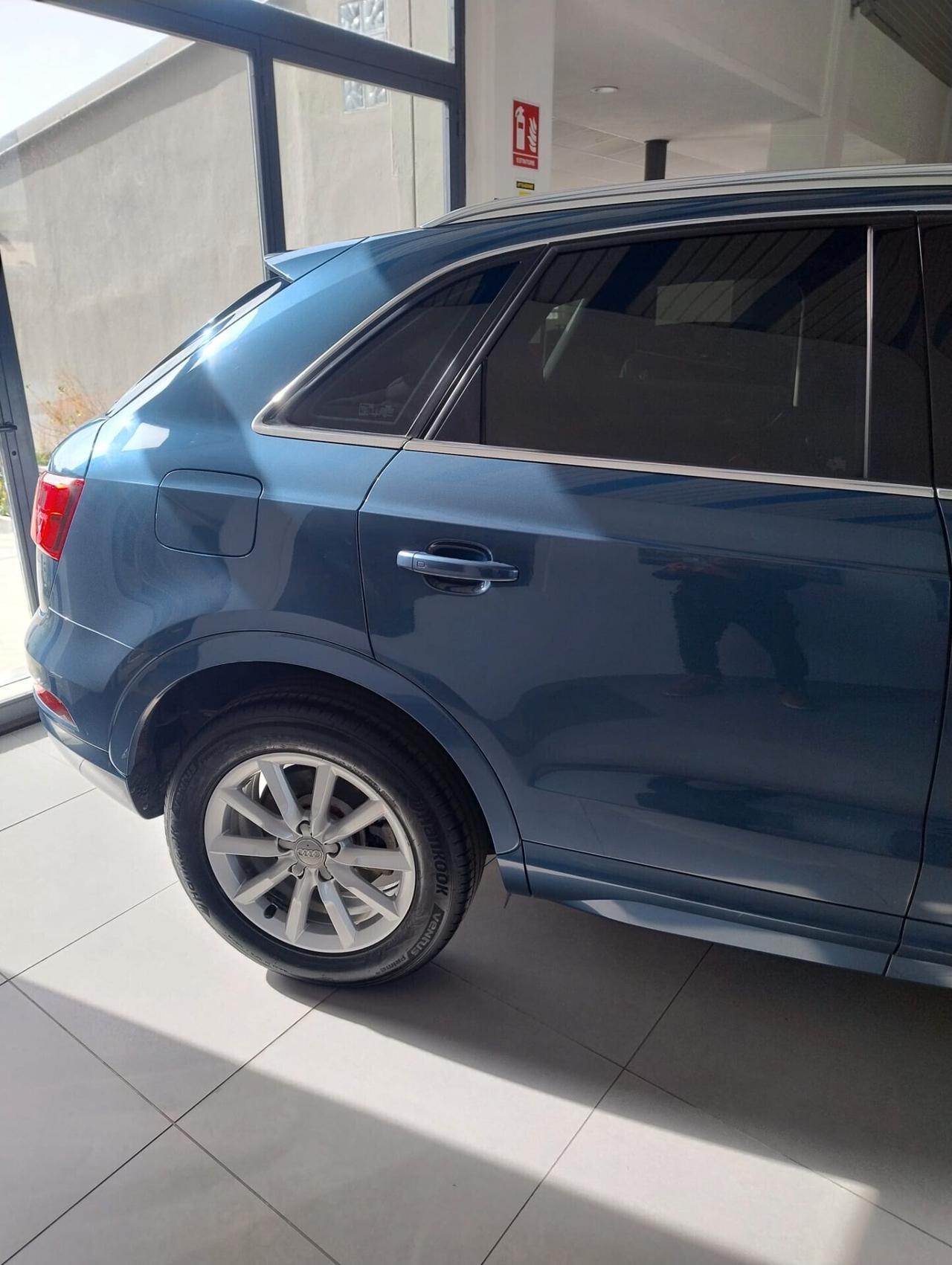 Audi Q3 2.0 TDI 150 CV Business
