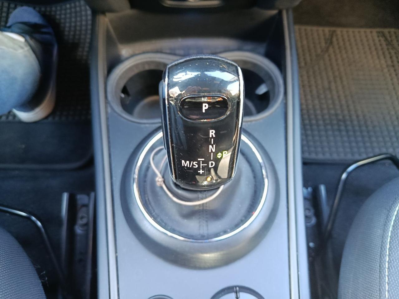 Mini Cooper Countryman Baker Street Edition #9408