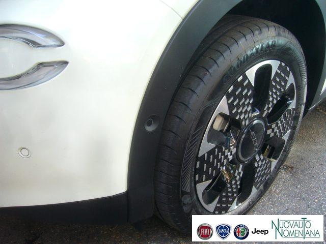 FIAT 600 Hybrid 110CV DCT6 MHEV La Prima NAVI / TELECAMERA