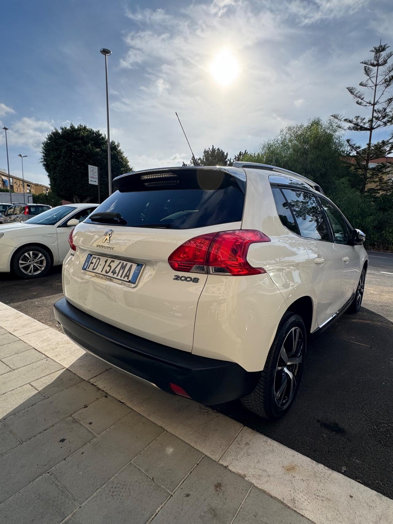Peugeot 2008 BlueHDi 120 S&S Allure