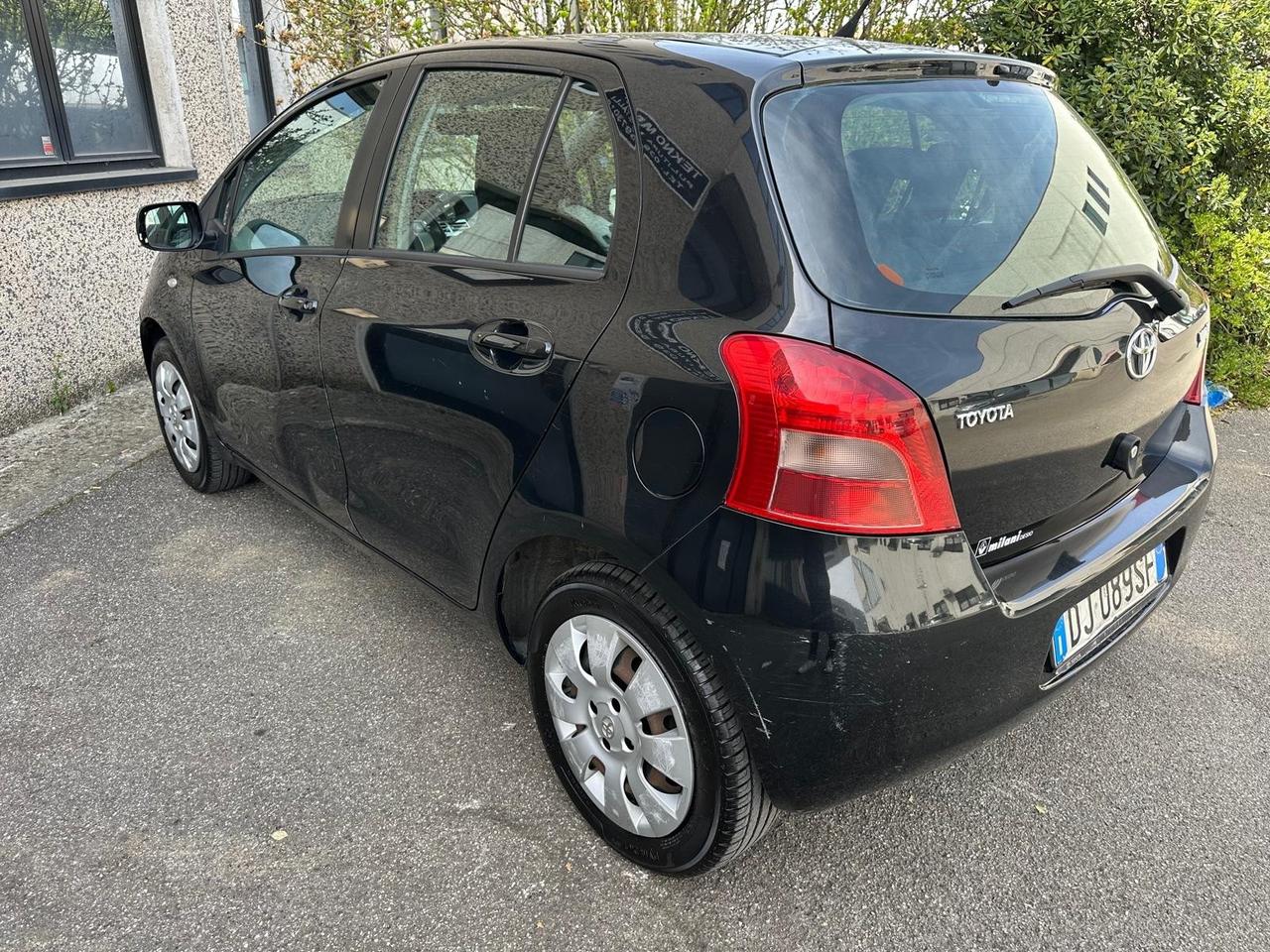 Toyota Yaris 1.0 5 porte Sol