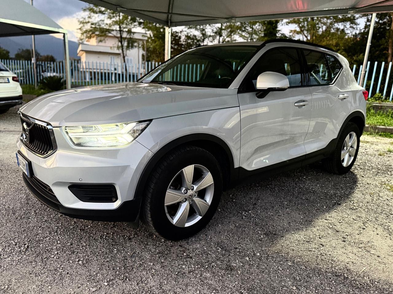 Volvo XC40 T3 Geartronic R-design PARI AL NUOVO