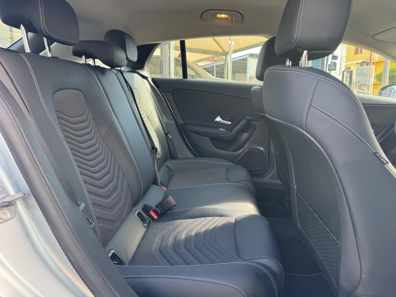 MERCEDES CLA 180D SHOOTING BRAKE ADVANCED PLUS FULL IVA ESPOSTA