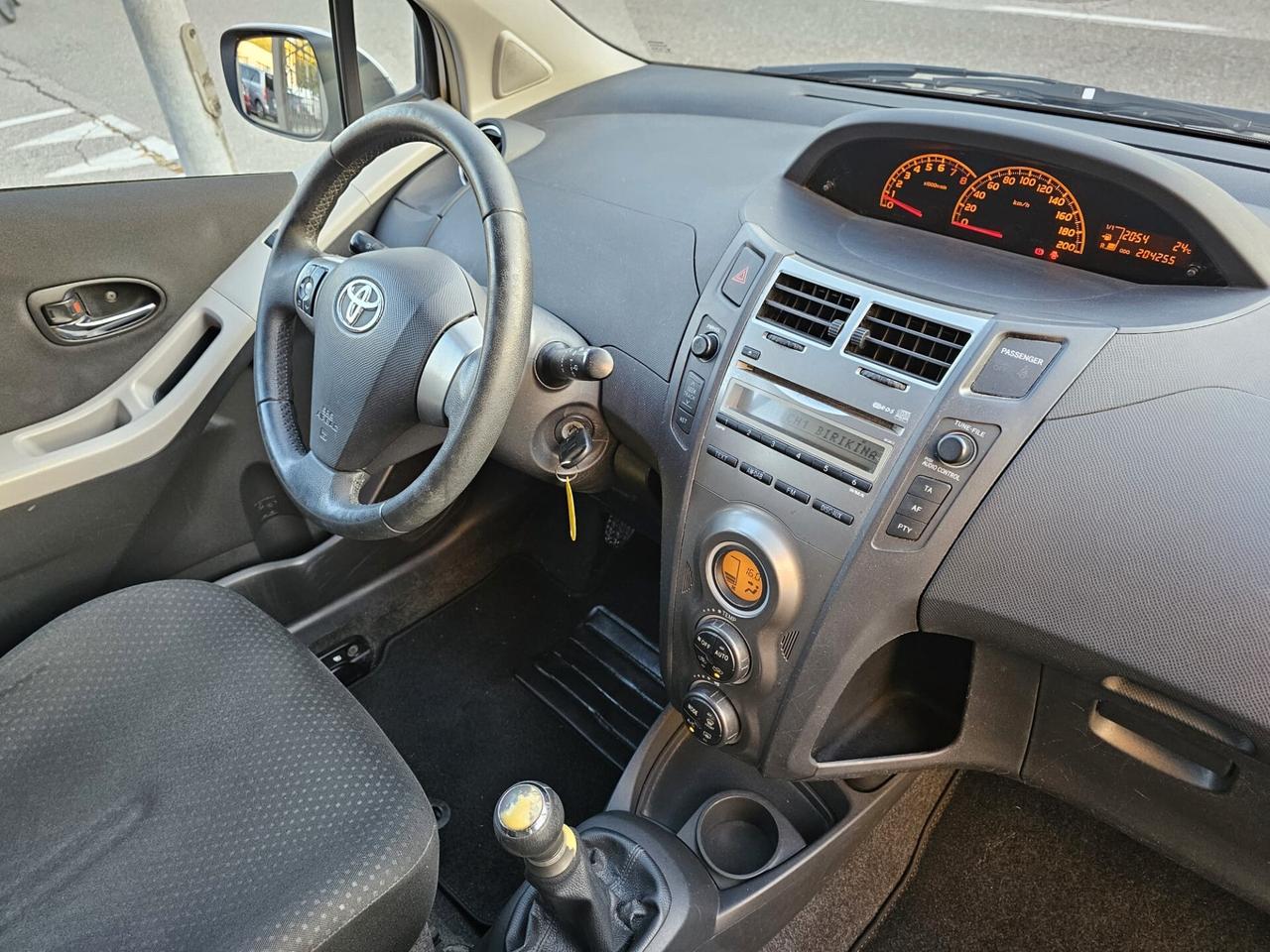 Toyota Yaris 1.0 69cv 5 Porte Sol*Pdc*Neopatentati*