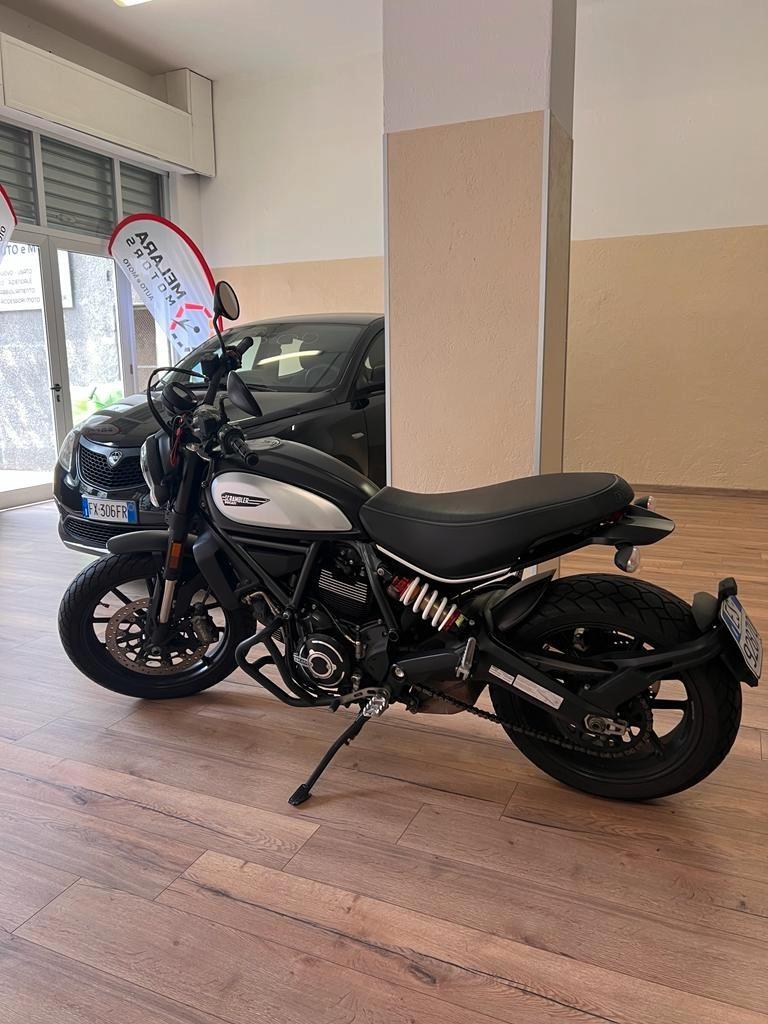 Ducati Scrambler Icon Dark