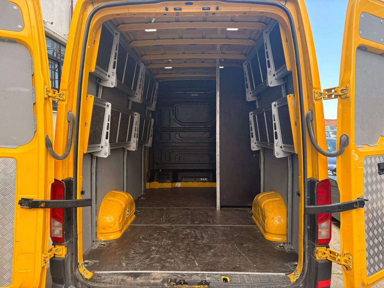 Volkswagen Crafter 2.0 diesel