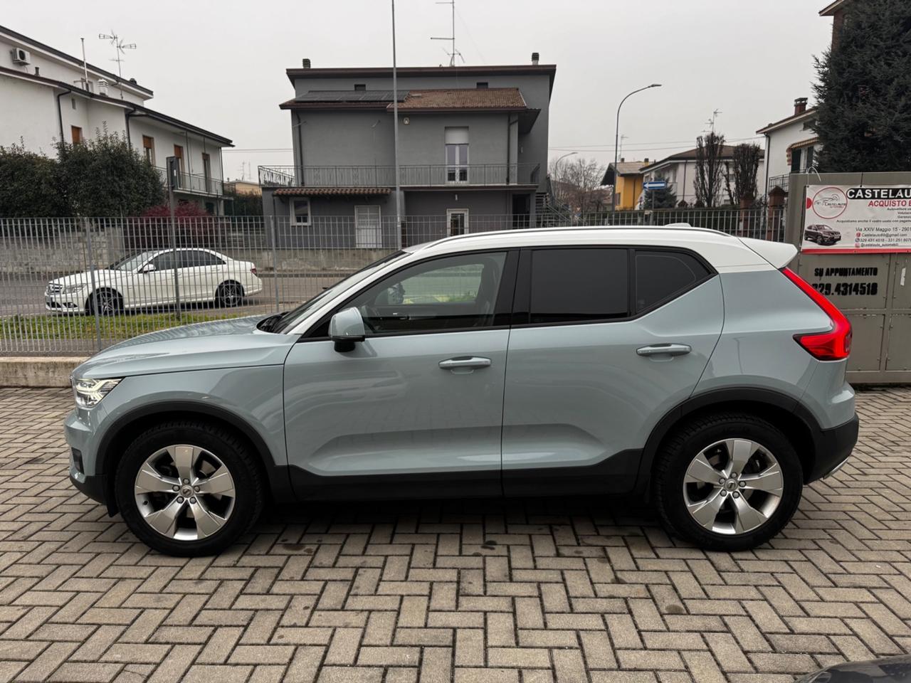 Volvo XC40 D4 AWD Geartronic Momentum