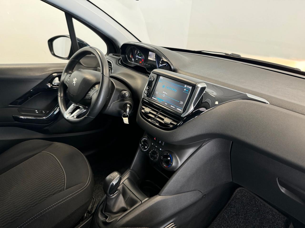 Peugeot 208 PureTech 82 5 porte Active 40.000 KM NEOPATENTATI
