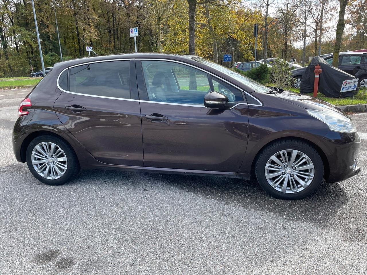 Peugeot 208 1.6 e-HDi 115 CV Stop&Start 5 porte Allure*Neo patentati *