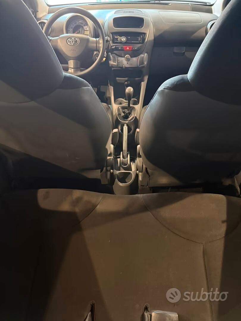 Toyota Aygo - 70 MILA KM - NEOPATENTATI