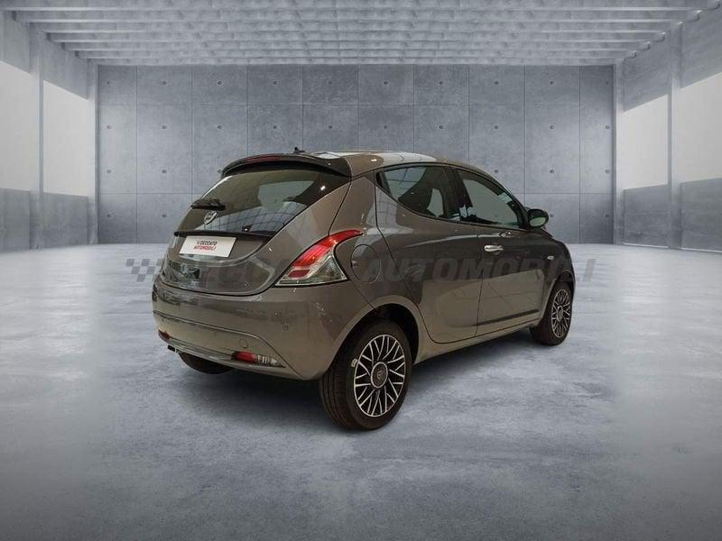 Lancia Ypsilon My24 402 Platino 1.0