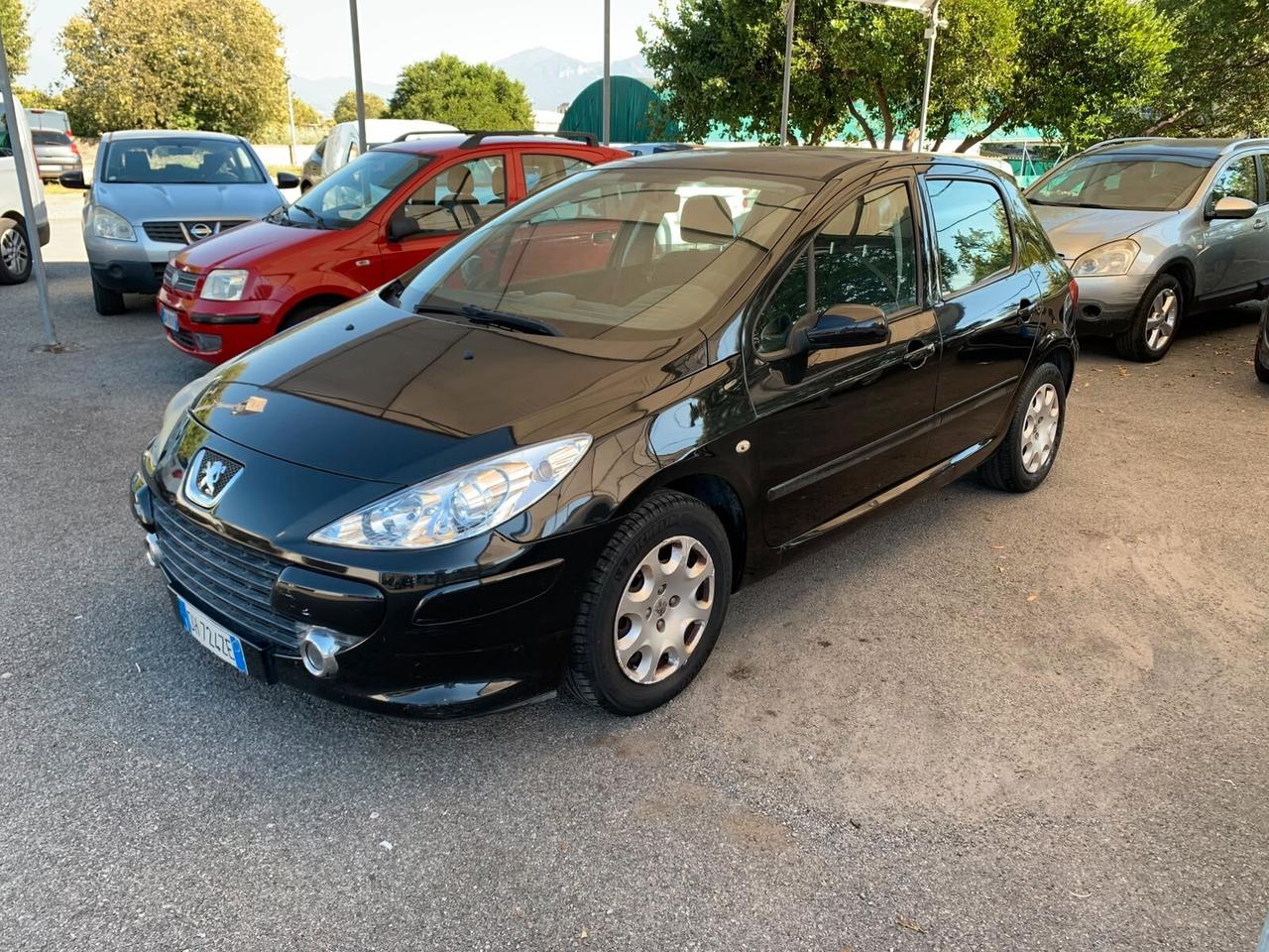 Peugeot 307 1.4 Benz. 88cv 5p. D-Sign