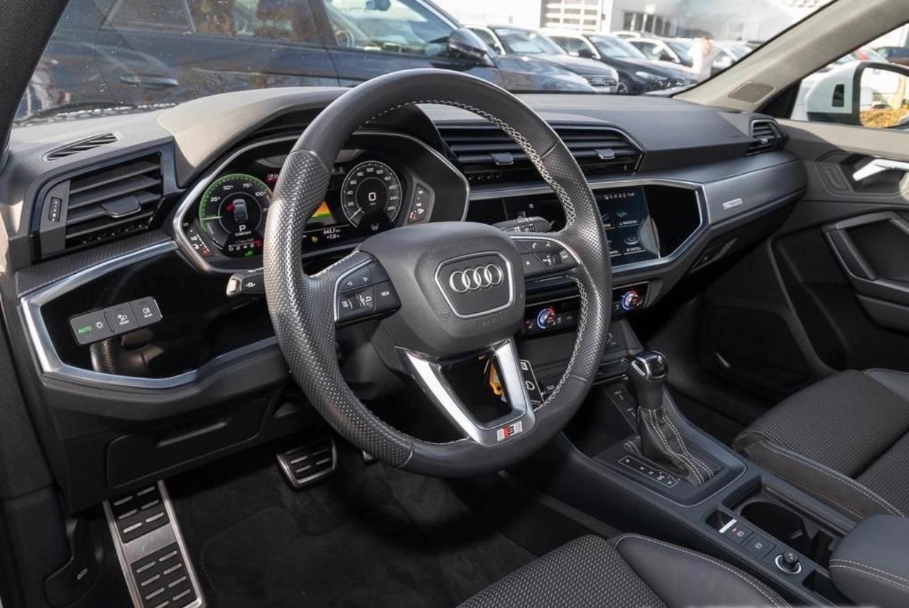 Audi Q3 45 TFSI S tronic S LINE interno esterno Cerchi Sonos Tetto