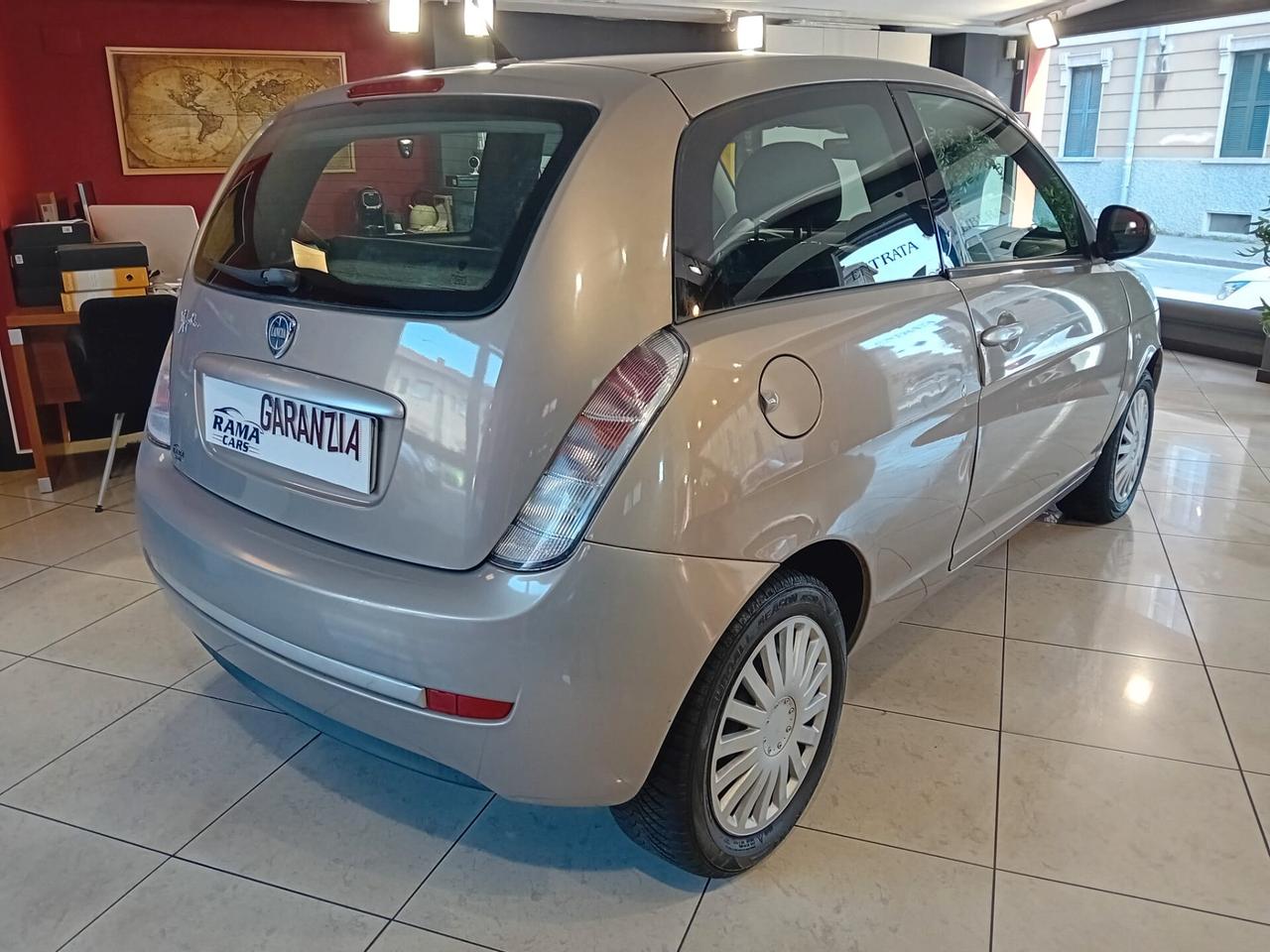Lancia Ypsilon