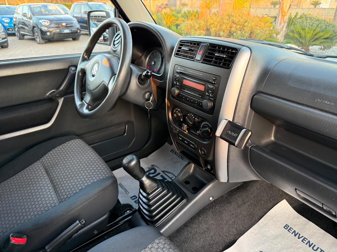 SUZUKI JIMNY 1.3i 16V 4WD JLX 4X4 GANCIO TRAINO A/C