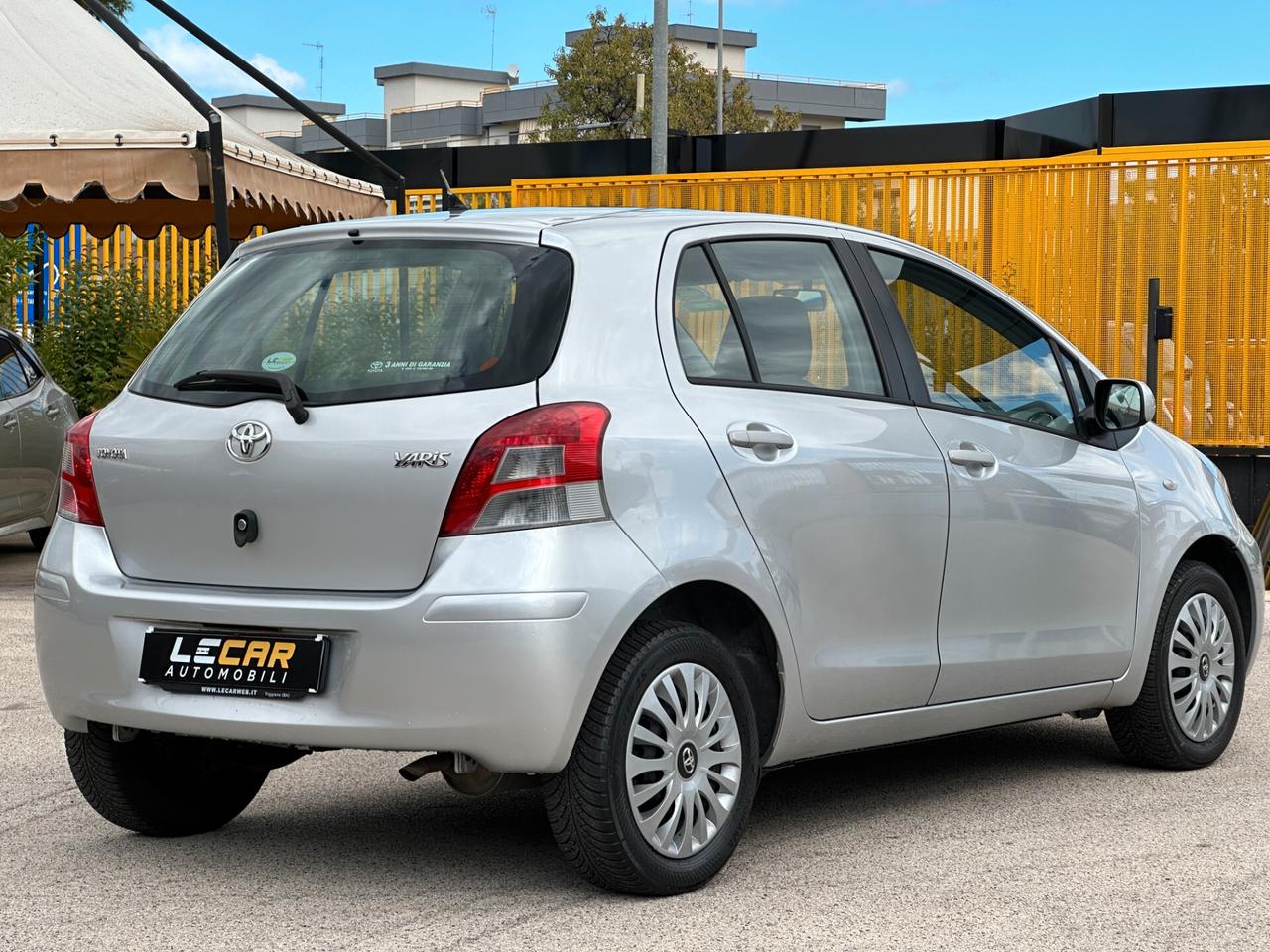TOYOTA Yaris 1.0 5 porte Sol