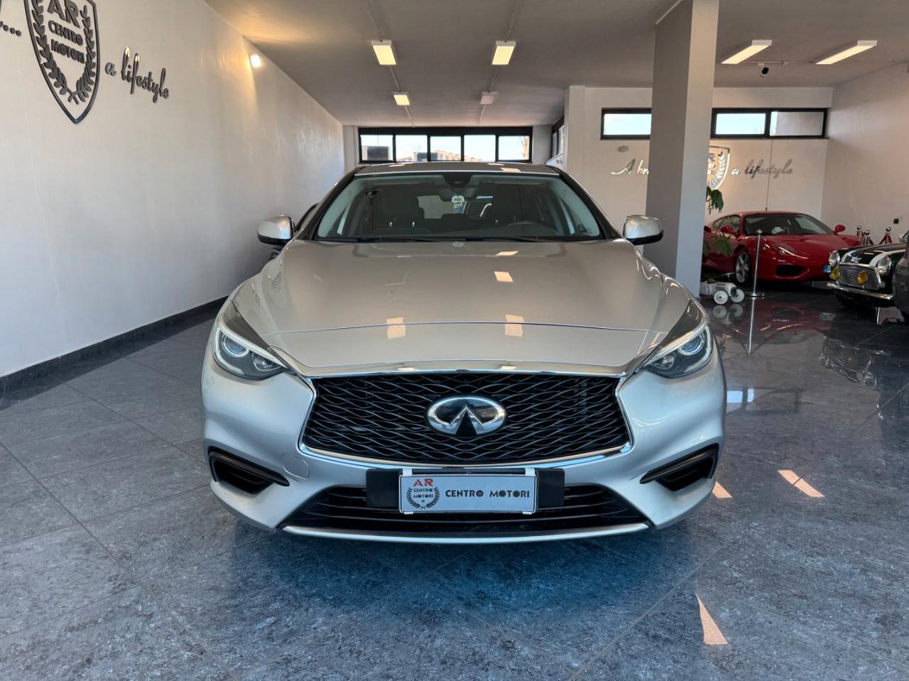 Infiniti Q30 1.5d Sport Edition 110 cv Led Pdc