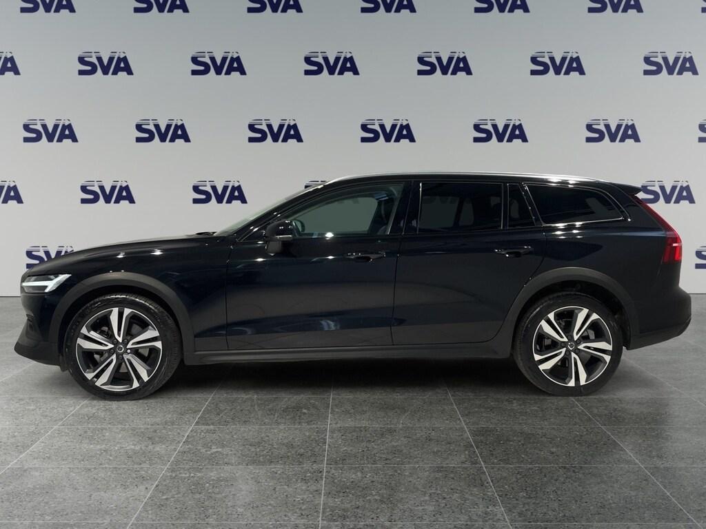 Volvo V60 Cross Country 2.0d b4 197CV Autom. AWD Plus (MHEV) - GANCIO TRAINO