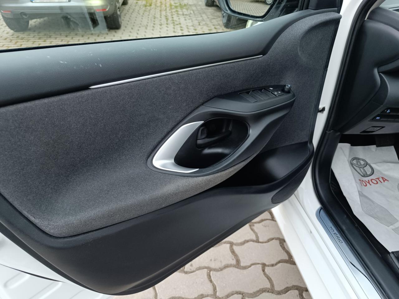 Toyota Yaris 1.5 Hybrid 5 porte Trend