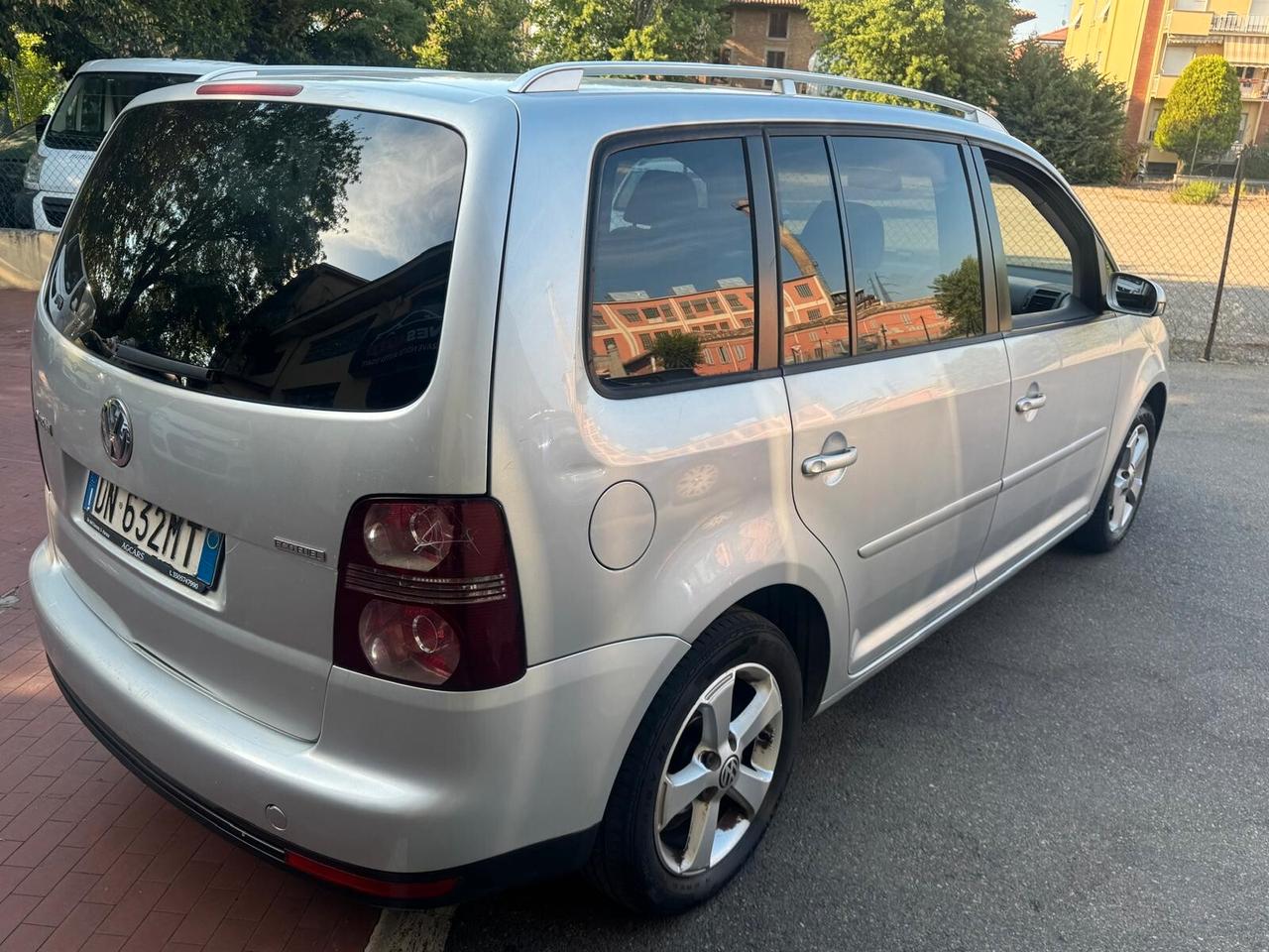Volkswagen Touran Anno 2008 2.0 Benz/METANO C.D.F.