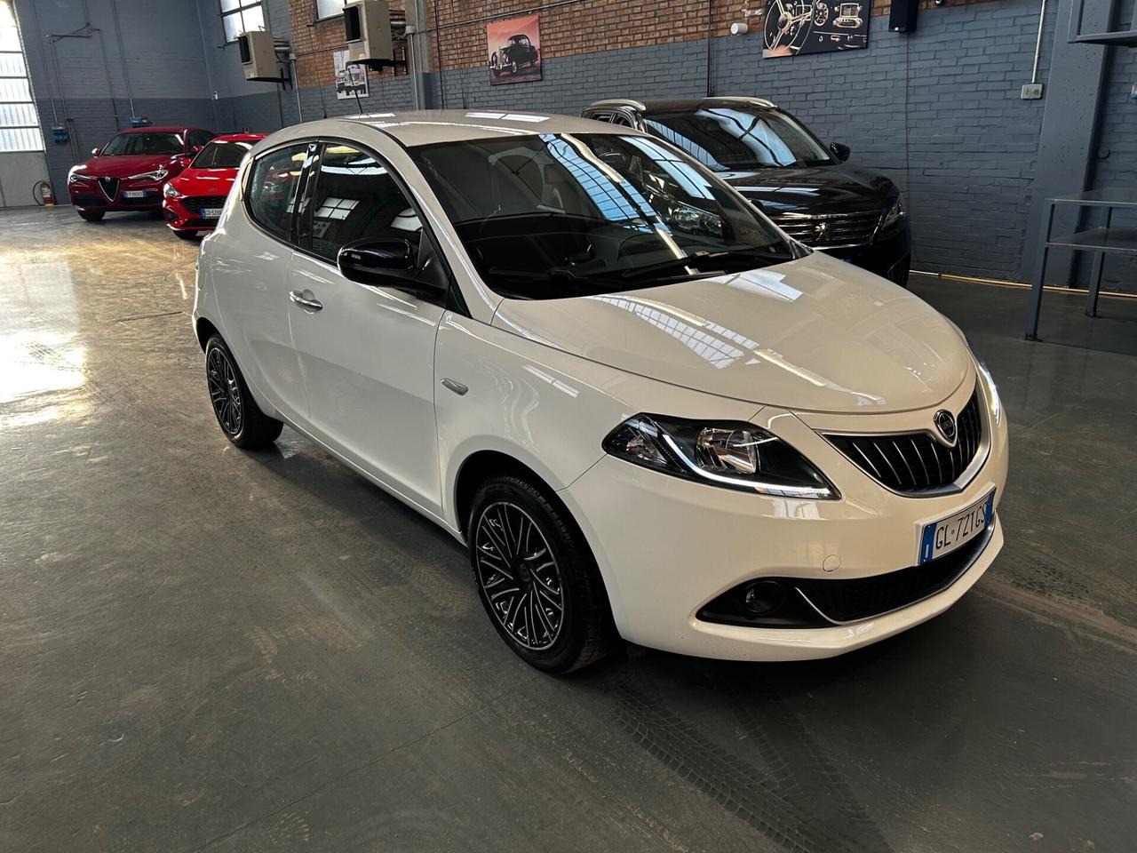 Lancia Ypsilon 1.0 FireFly 5 porte S&S Hybrid Ecochic Gold