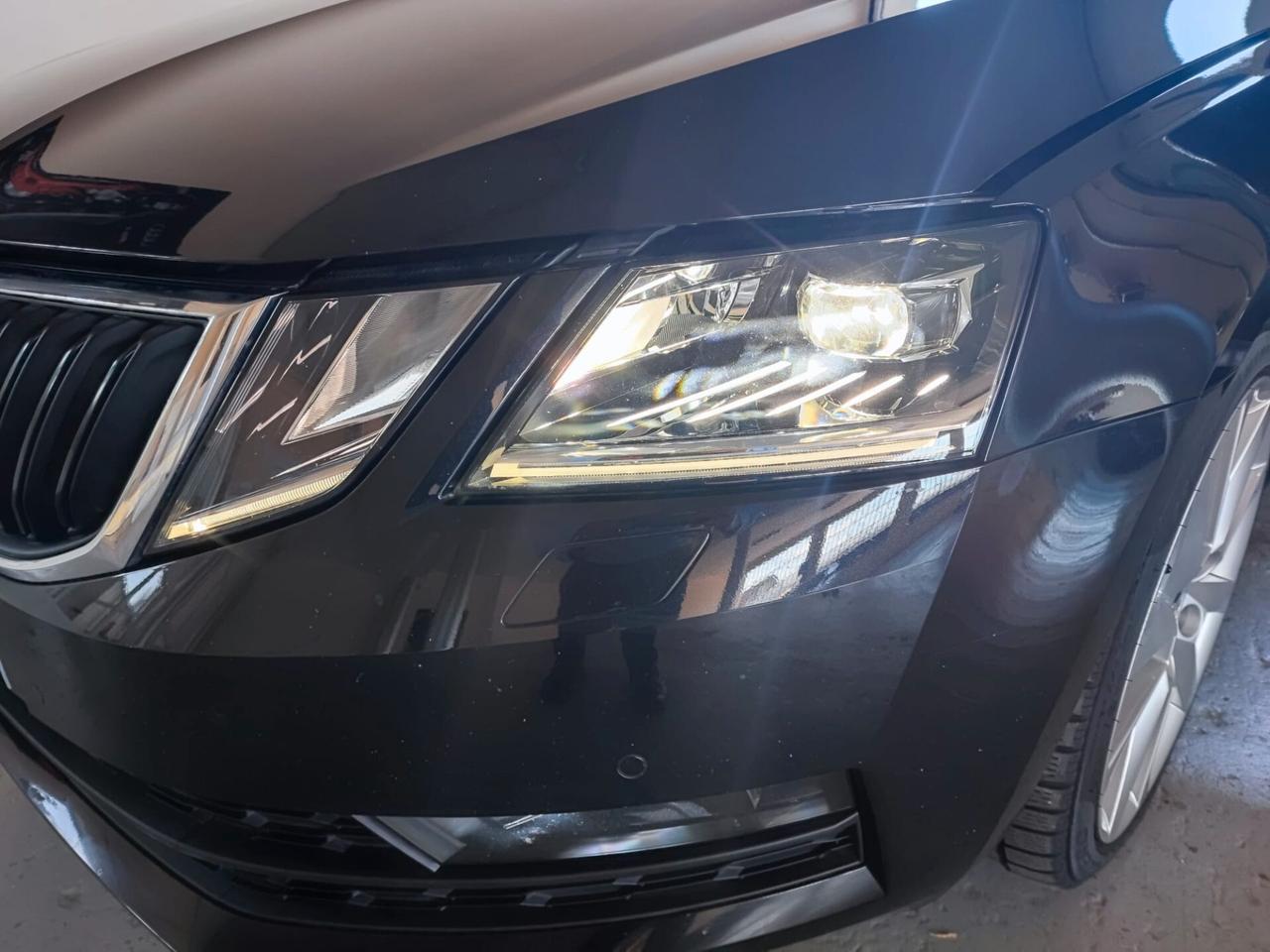 Skoda Octavia 2.0 TDI SCR 150 CV DSG Wagon Executive 4x4