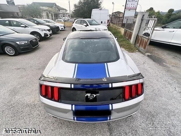 Ford mustang navi camera perfetta