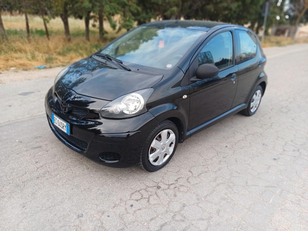 Toyota Aygo Connect 1.0 VVT-i 72 CV 5 porte x-cool