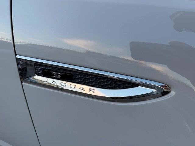 Jaguar E-Pace 2.0D 180 CV AWD aut. R-Dynamic S