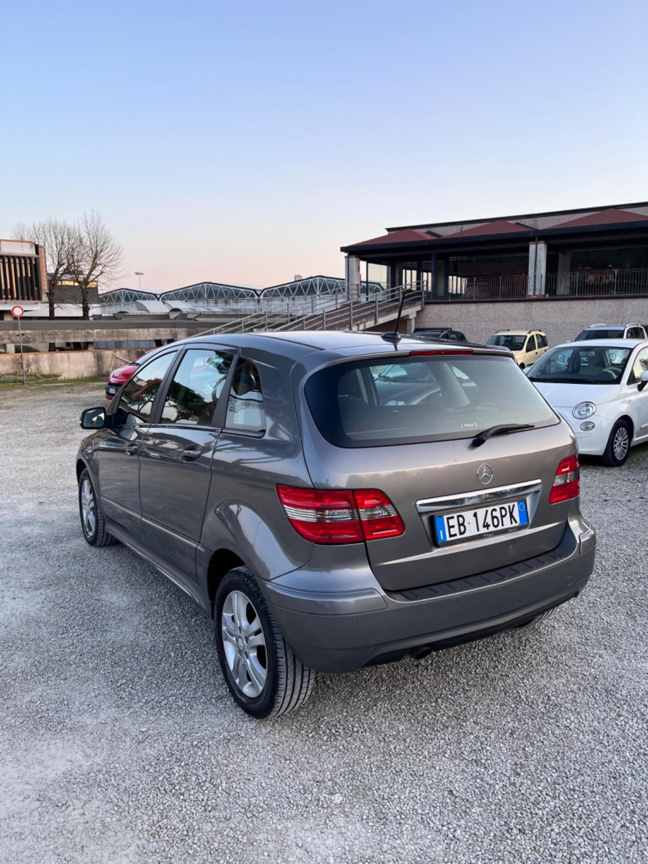 Mercedes-benz B 180 NGT BlueEFFICIENCY 2010