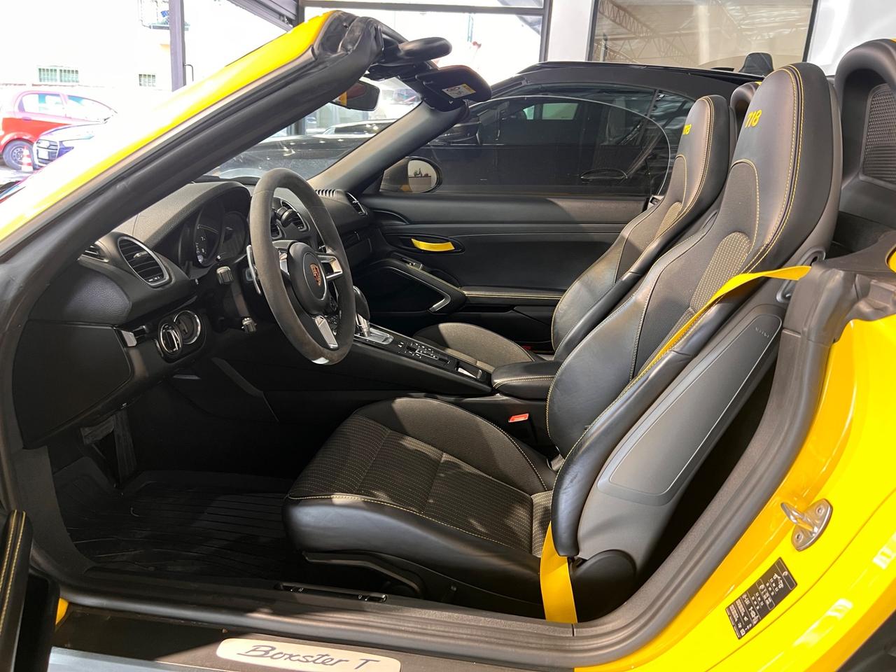 Porsche 718 Spyder Boxster 2.0 T - IVA ESPOSTA BOOK SERVICE