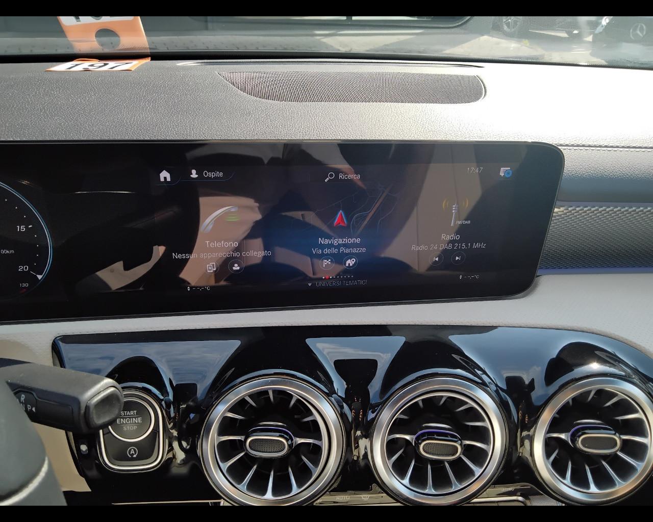 Mercedes-Benz CLA Sh.Brake - X118 - CLA Shooting Brake 180 d Sport auto