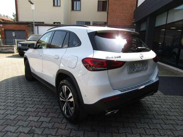 Mercedes-Benz GLA 200 BENZINA SPORT 163CV CAMBIO AUTO,CERCHI 18,FARI LED