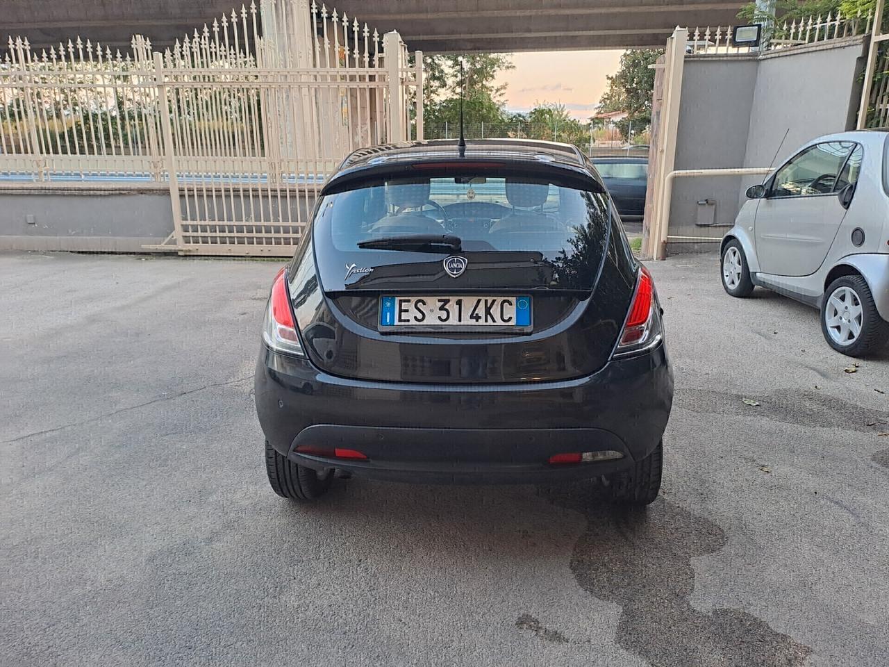 Lancia Ypsilon 0.9 TwinAir 85 CV 5 porte Metano Ecochic Gold