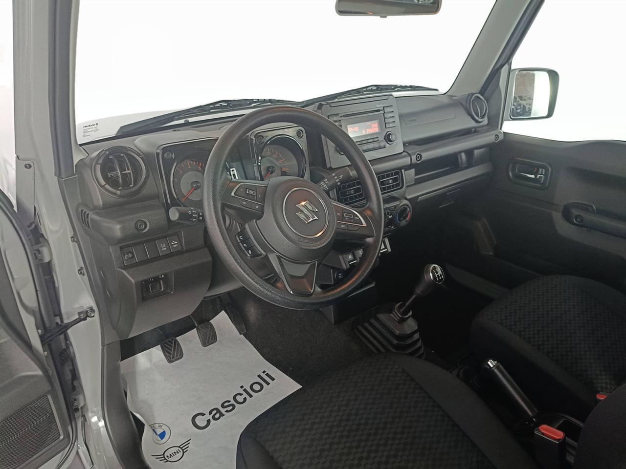 SUZUKI Jimny IV 2018 - Jimny 1.5 Pro 4wd allgrip