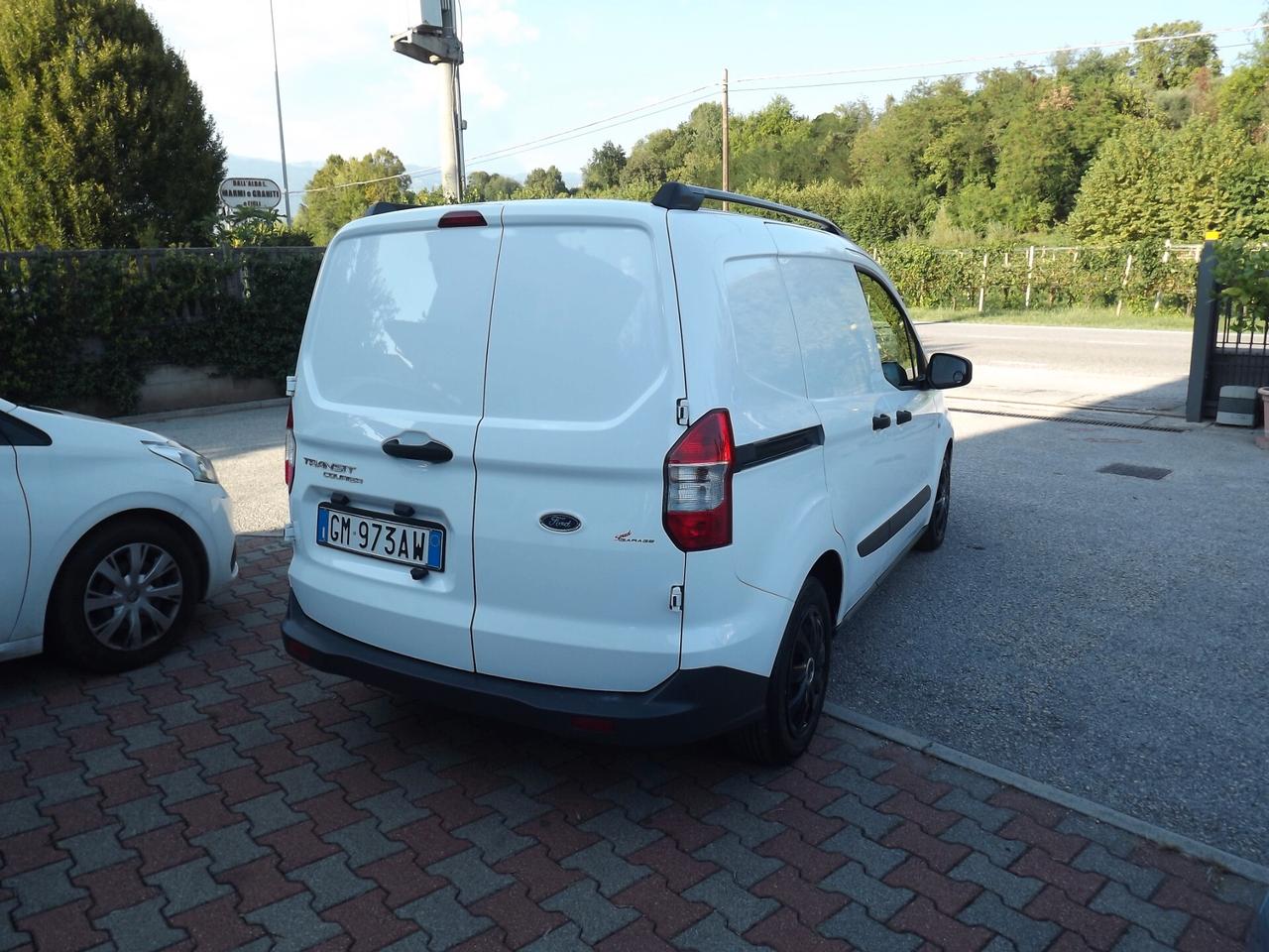 FORD TRANSIT COURIER