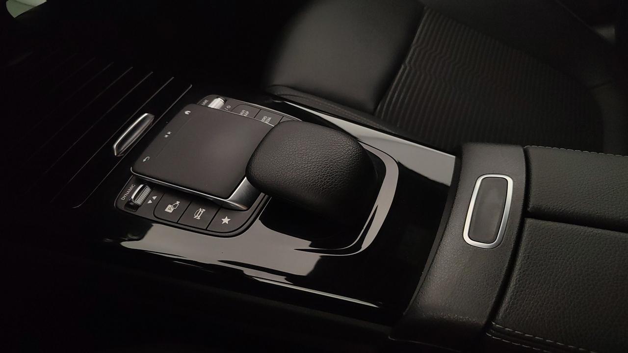 Mercedes-Benz A 180 d Sport auto