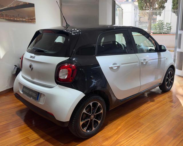 SMART ForFour 1.0 70CV twinamic Youngster