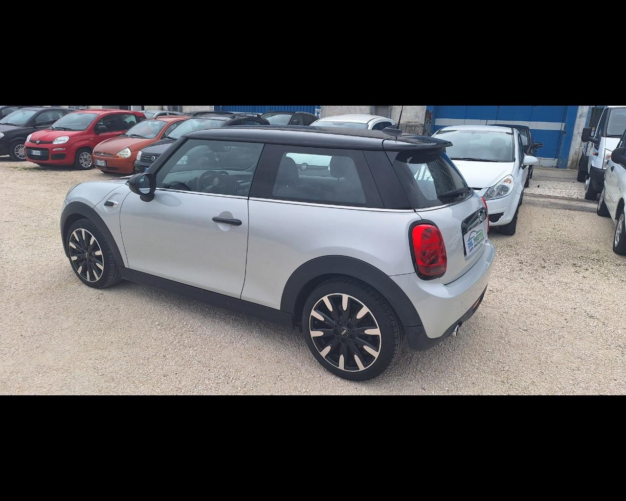 MINI Mini 4ª serie (F56) - Mini 1.5 Cooper D