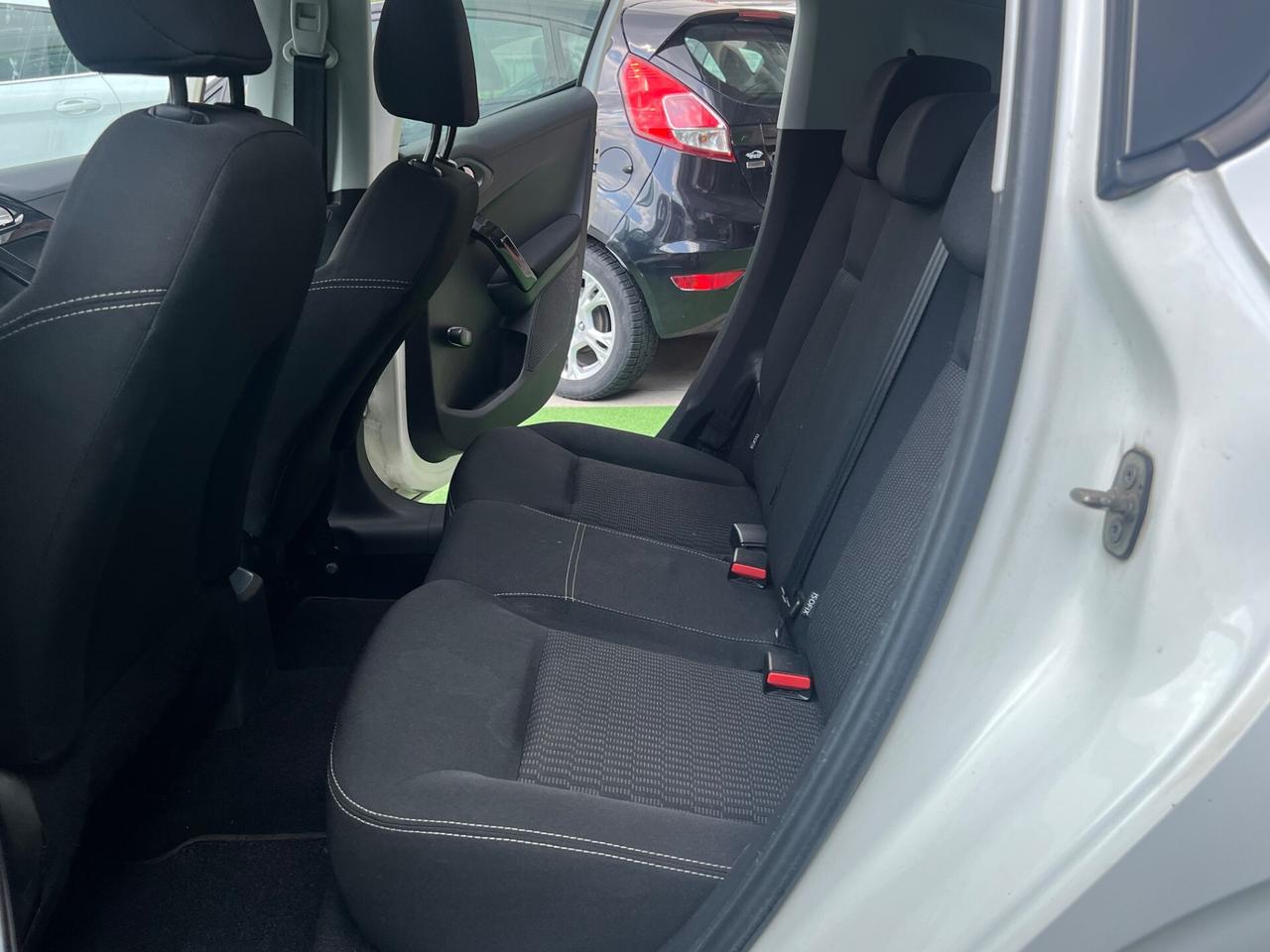 Peugeot 208 1.4 HDi 68 CV 5 porte Allure