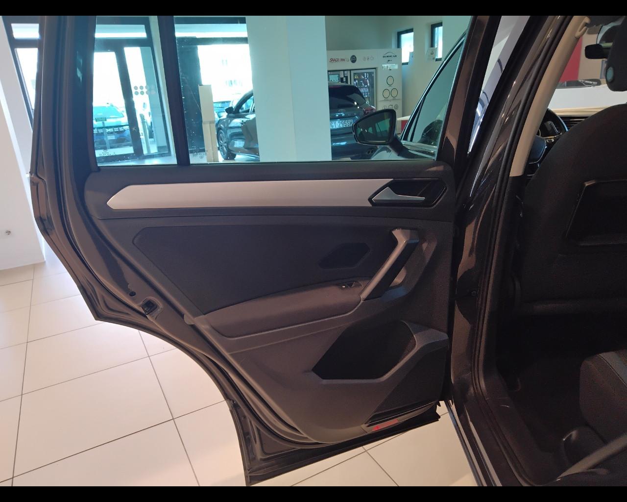 VOLKSWAGEN Tiguan II 2016 - Tiguan 1.6 tdi Business 115cv