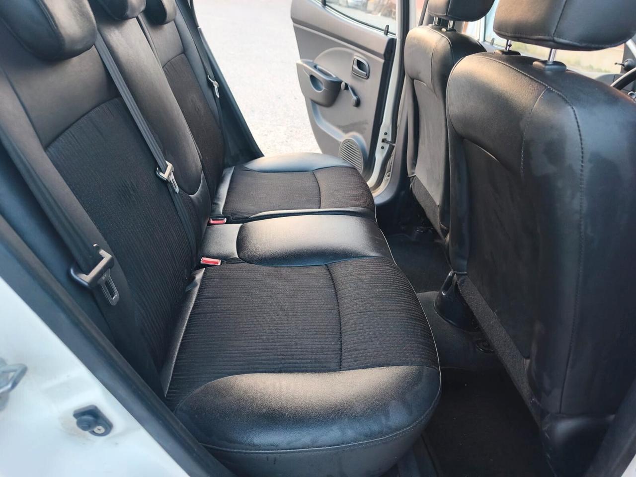 Kia Picanto 2010---1.0 Benzina GPL Neopatentati