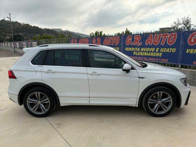 VOLKSWAGEN Tiguan R-LINE DA VETRINA NORD ITALIA