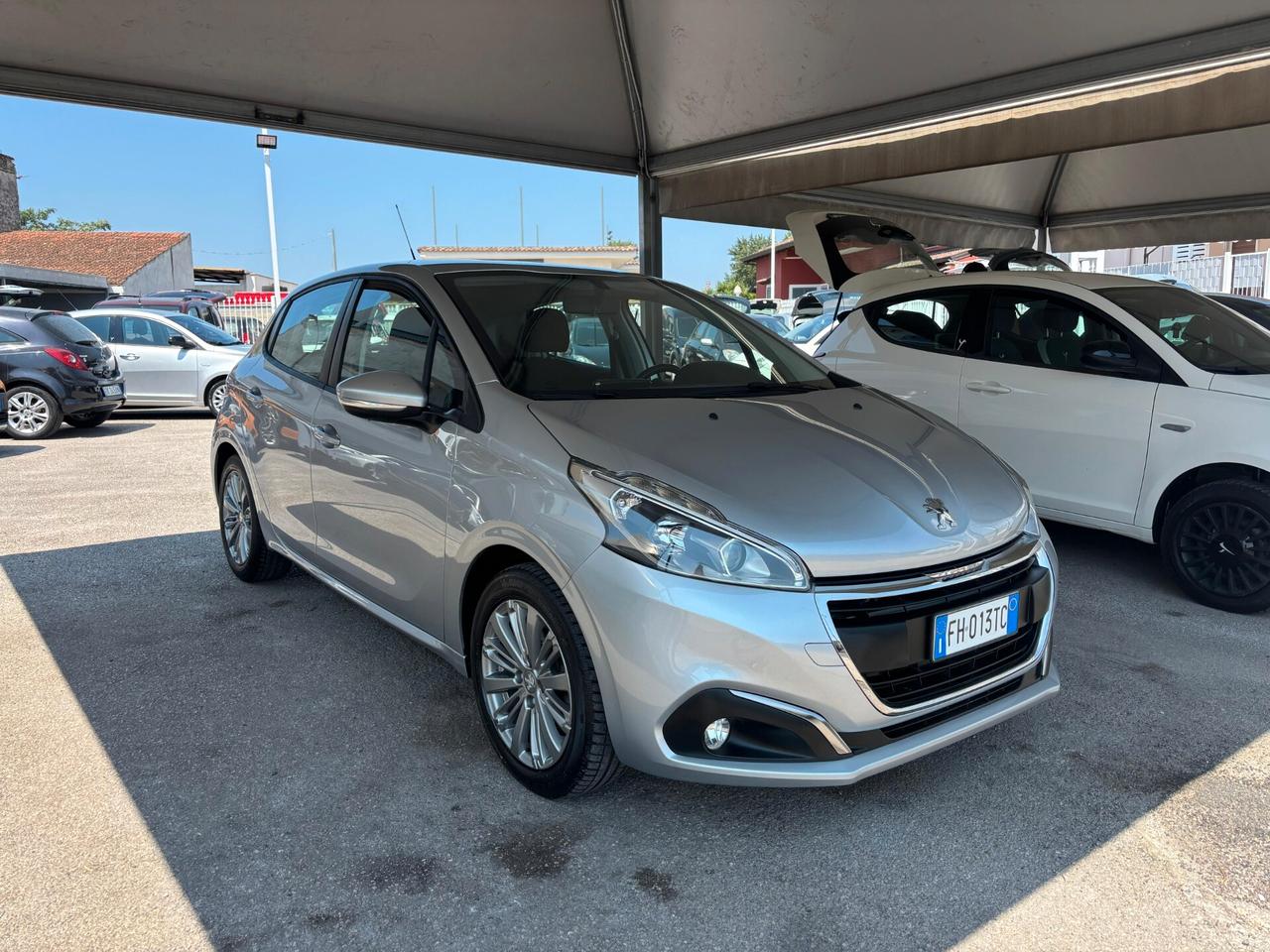 Peugeot 208 PureTech 82 5 porte Allure