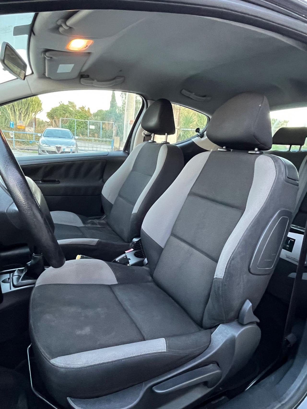 Peugeot 207 1.4 8V 75CV 3p. X Line