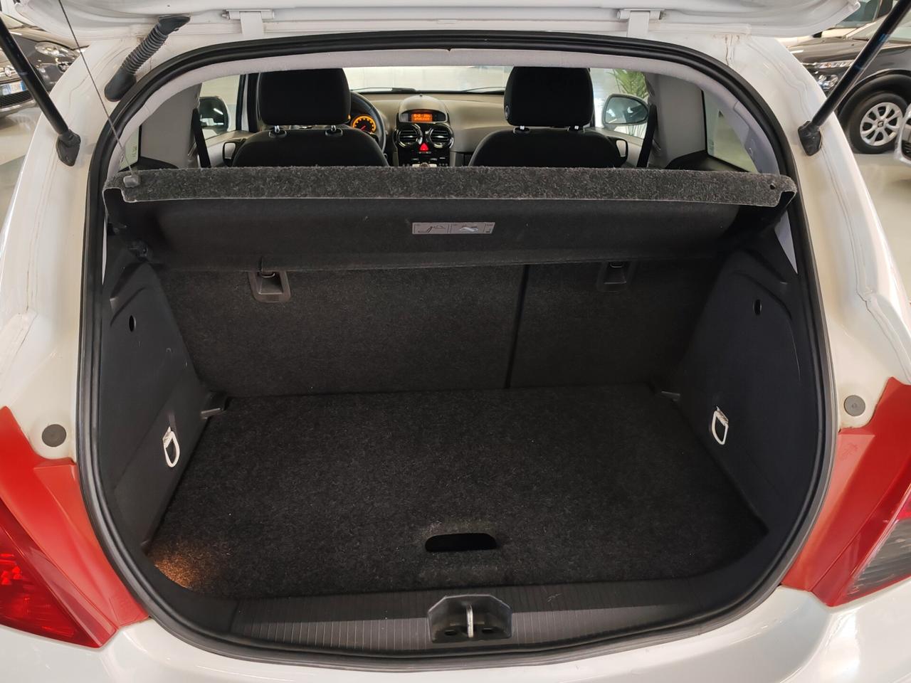 Opel Corsa 1.2 3 porte Club